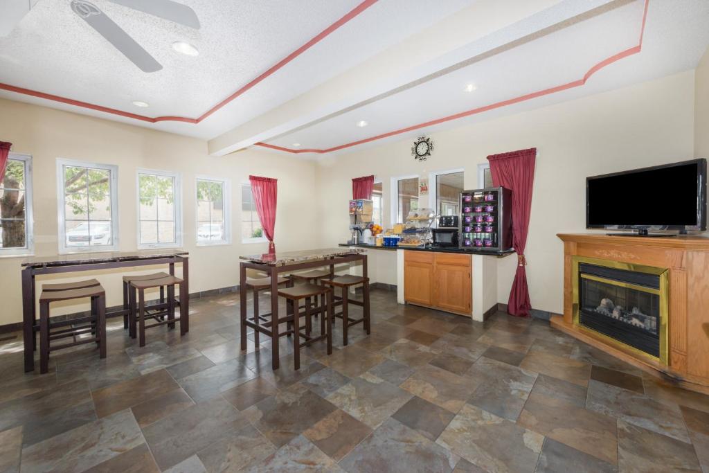 Popular attractions Area Nearby Property
